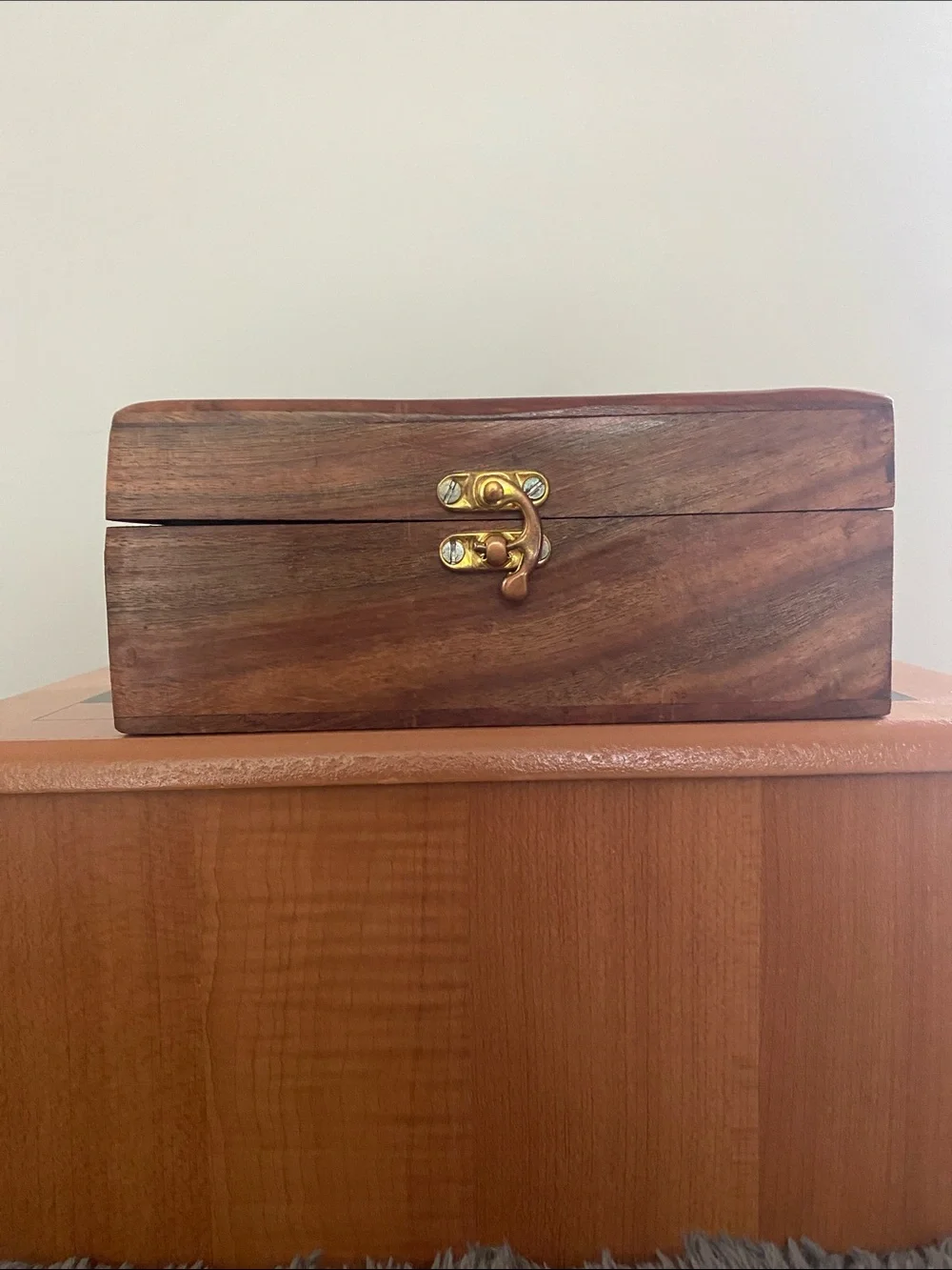 Traditional Indian Jaali lattice trinket box w/ inlaid brass detail hook closure